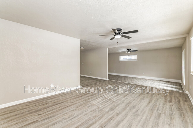 Foto del edificio - 5581 Shady Oak St