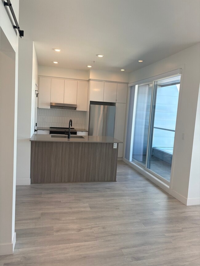Building Photo - 32828 Landeau Pl