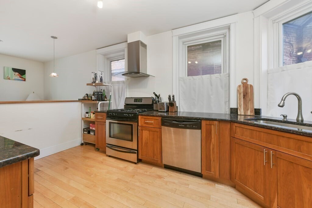 Foto principal - 73 Lubec St