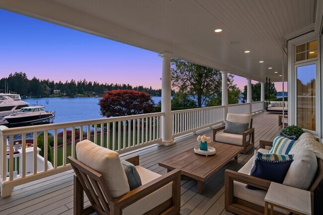 Foto del edificio - 5bd/5.5ba Yarrow Point Home