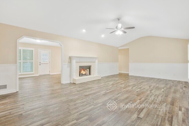 Building Photo - 251 Warrenton Dr