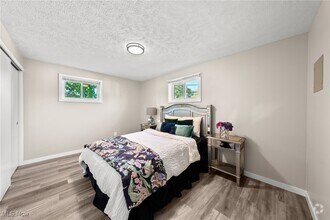 Building Photo - 21044 Southbend Cir