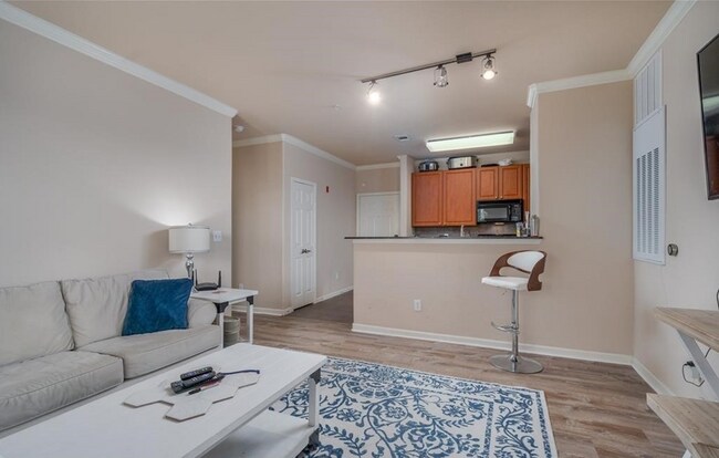 Building Photo - 600 13th St E