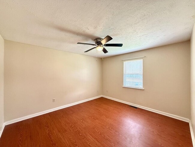 Foto del edificio - 2884 Blue Ridge Dr