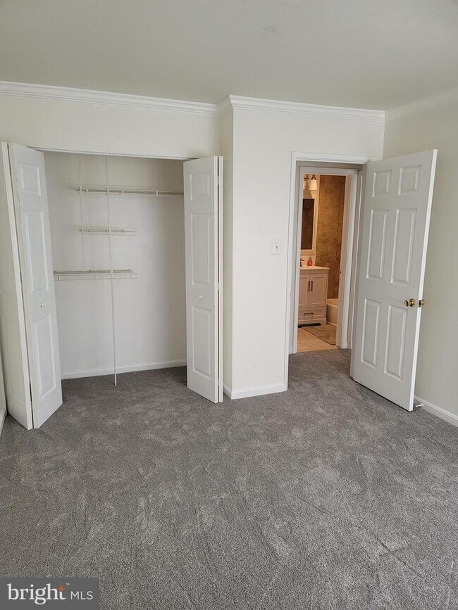 5603 Franconia Rd Unit 202, Alexandria, VA 22310 Condo for Rent in