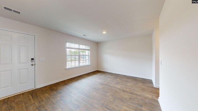 Building Photo - 136 Rushton Dr