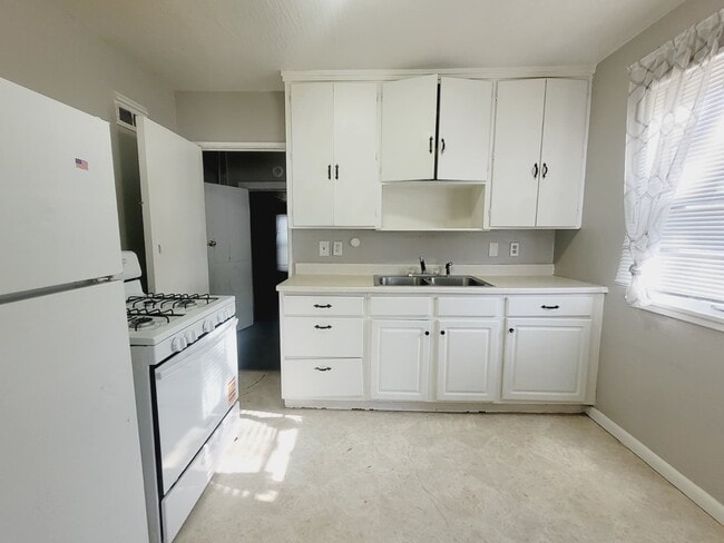 Foto del edificio - 922 W 4th St