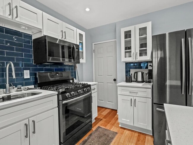 Building Photo - 636 Burns St SE