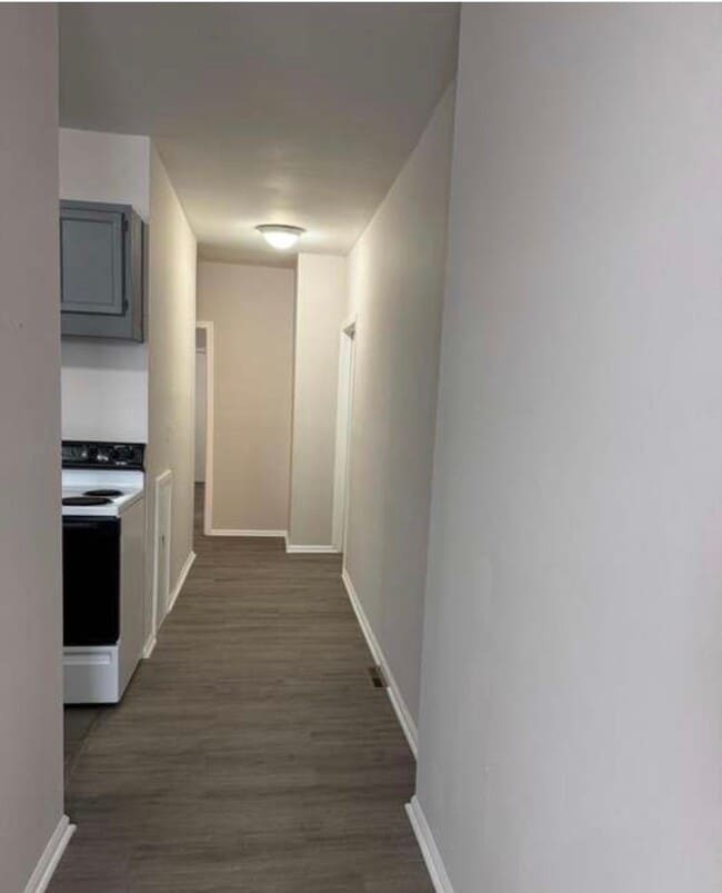 Photo - 731 W 4th St Apartment
