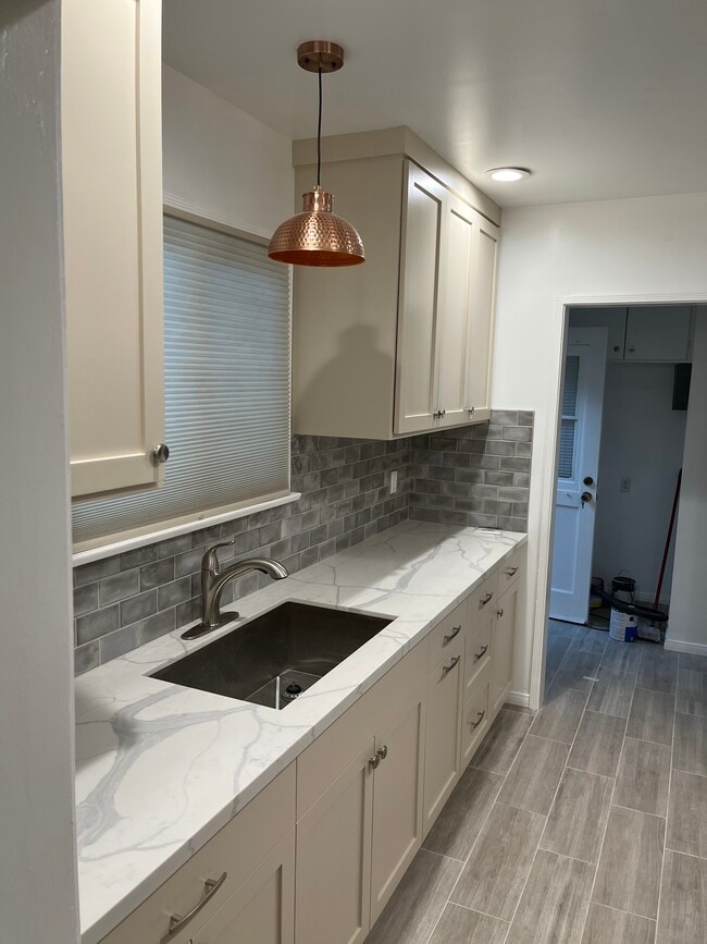 New kitchen - 800 N Verdugo Rd