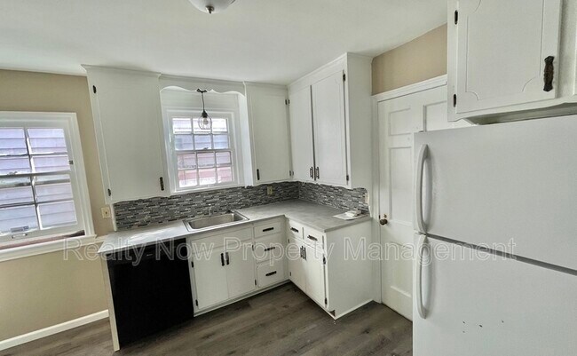 Building Photo - 3638 Lindholm Rd