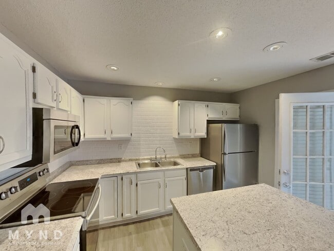 Building Photo - 12640 Tucker Crossing Ln