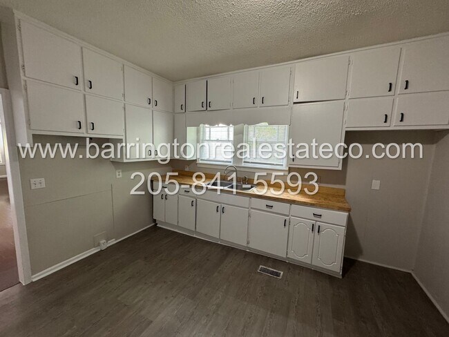 Building Photo - 4825 Avenue S