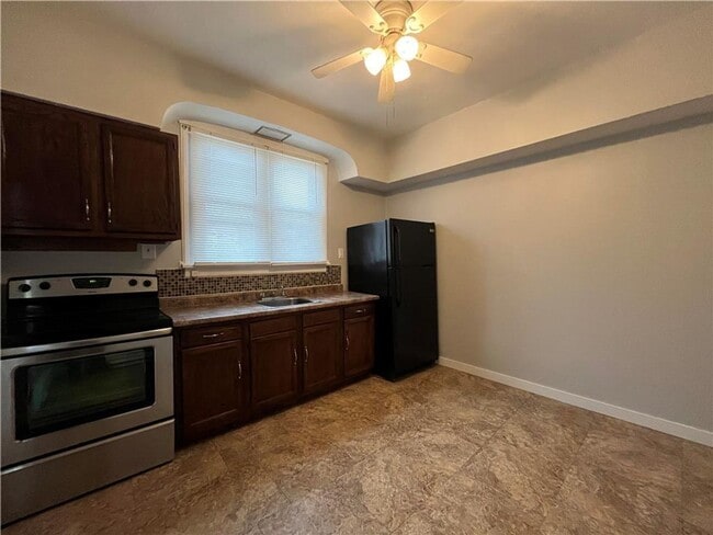 Building Photo - 316 North St