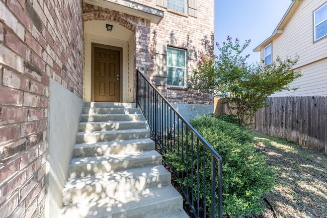 Photo - 1411 Frio Eagle Apartment