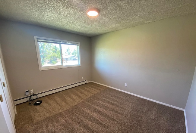 Building Photo - 1103 Karluk St