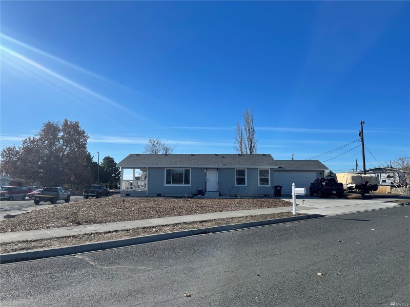 906 C St, Moses Lake, WA 98837 House Rental in Moses Lake, WA