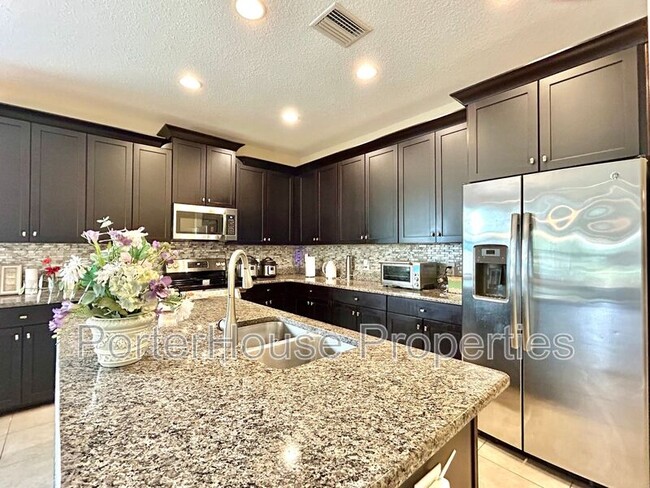 Foto del edificio - 1119 Oakcrest Dr