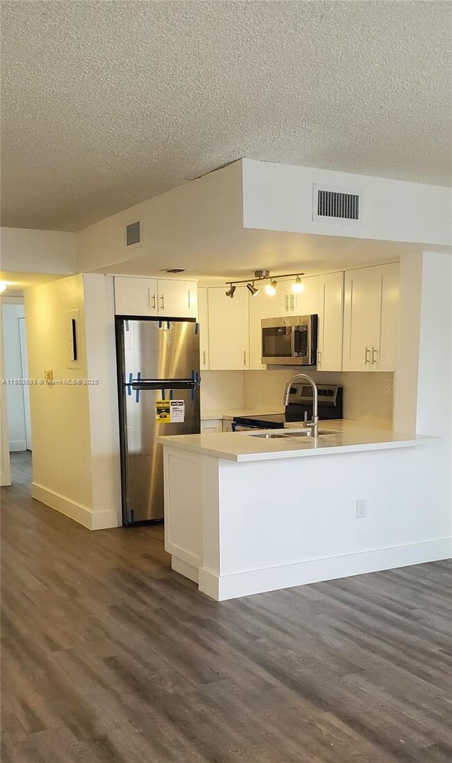 Foto del edificio - 8695 NW 6th Ln