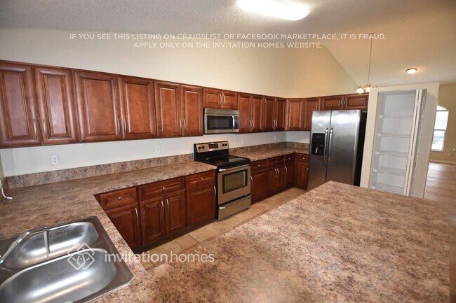 Foto del edificio - 7171 Saratoga Waters Way