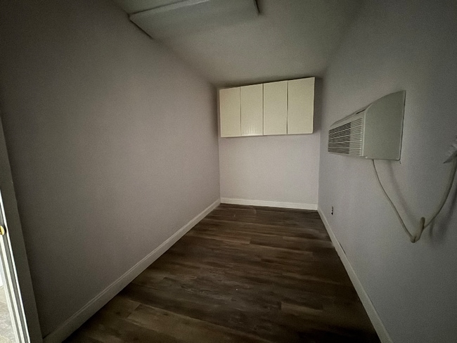 Foto del edificio - 6630 S Crescent Blvd