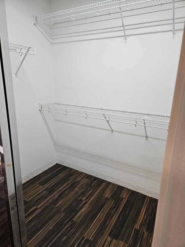 Foto del edificio - 7204 Mountain Den Ave