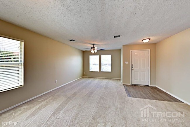 Building Photo - 216 Blazing Star Trail