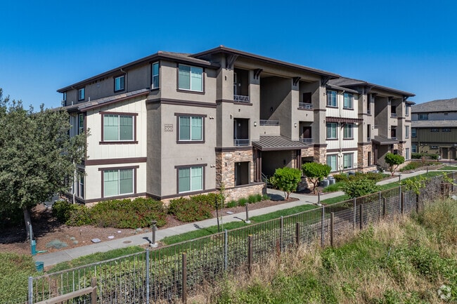 Building Photo - Canyon Ridge at Napa Junction