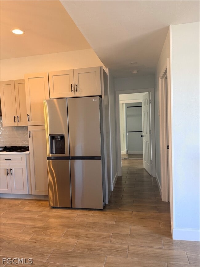 Building Photo - 4133 SW 7th Ave