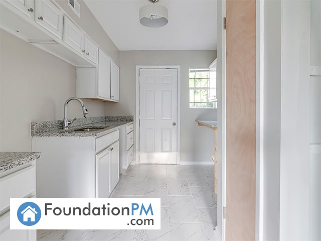 Building Photo - 267 Greenlaw Ave