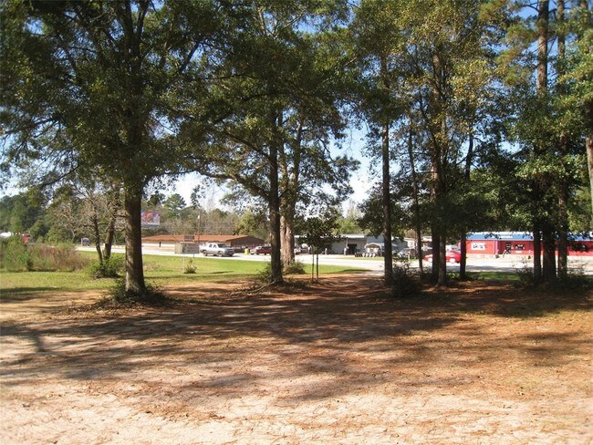 Building Photo - 13940 Hwy 105 E