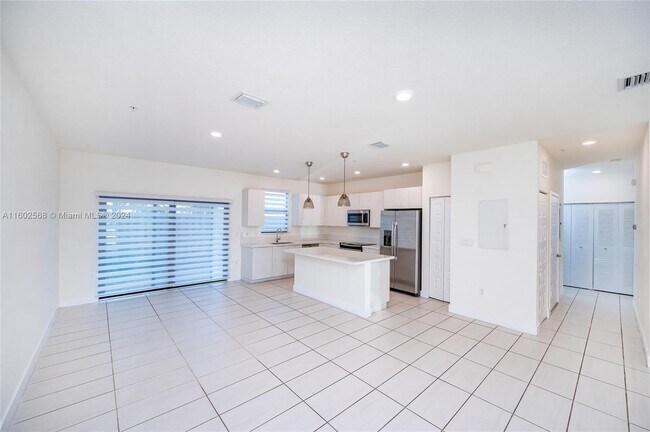 Foto del edificio - 10461 NW 82nd St