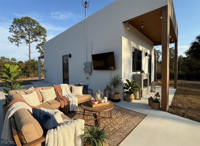 Building Photo - 133 Nacelle Ave S