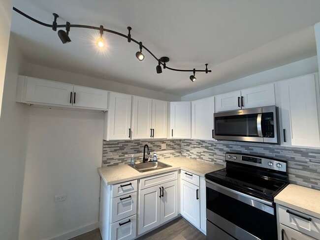 Building Photo - 785 Kinau St