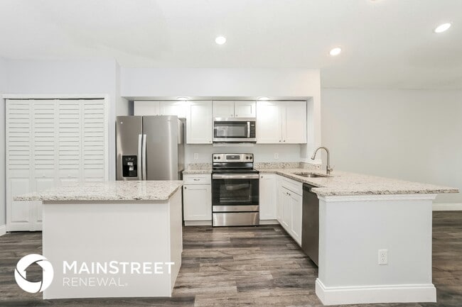 Building Photo - 2520 Townsquare Dr