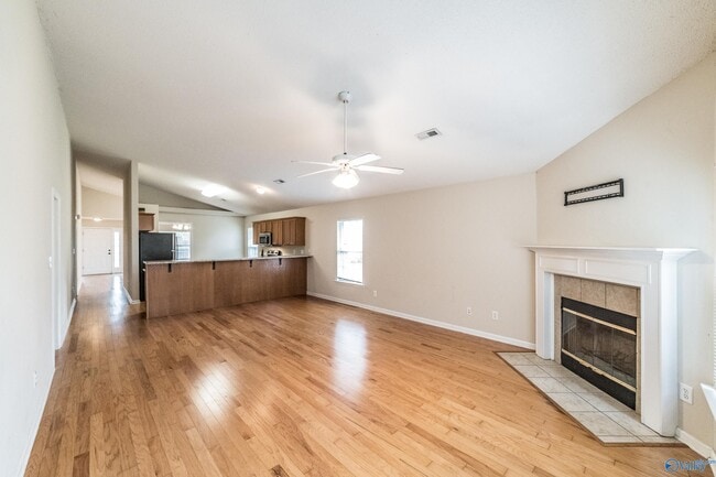 Foto del edificio - 135 Bremerton Dr SW