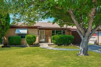Building Photo - 512 Odie Dr