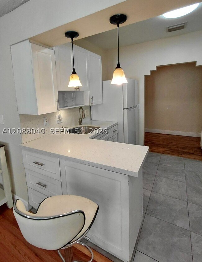 Foto del edificio - 1623 Plunkett St