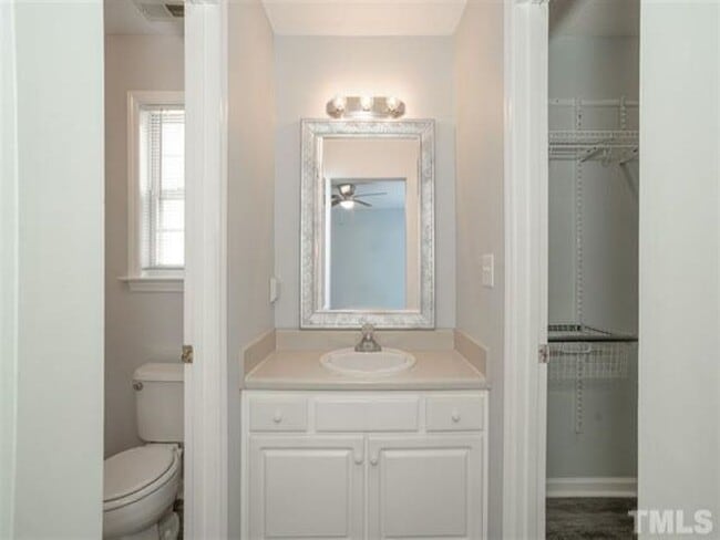 Building Photo - Golf Course Townhome