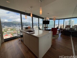 Building Photo - 1108 Auahi St