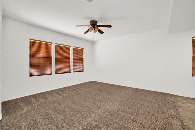 Foto del edificio - 132 Coastline Ct
