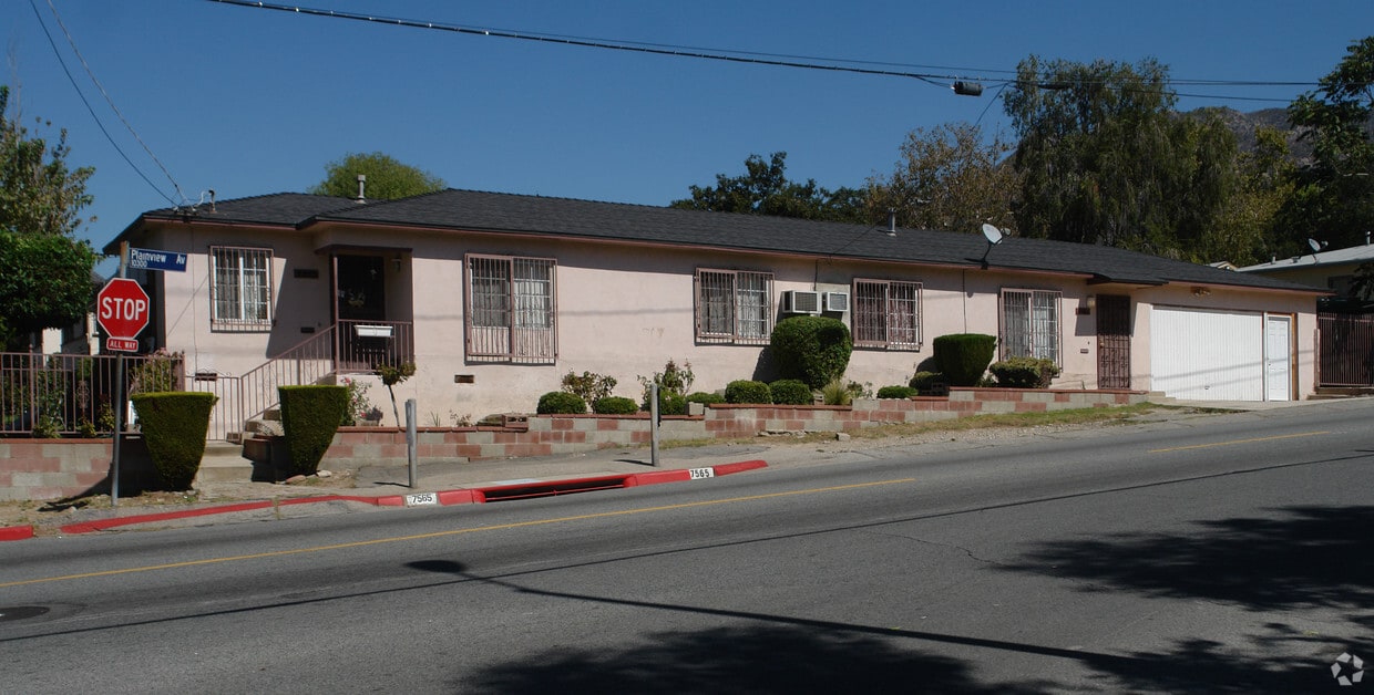 Primary Photo - 7561 Apperson St