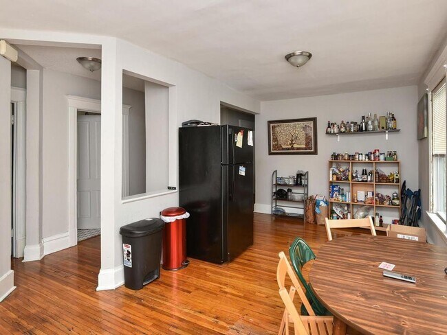Foto del edificio - 1226 Adams St NE