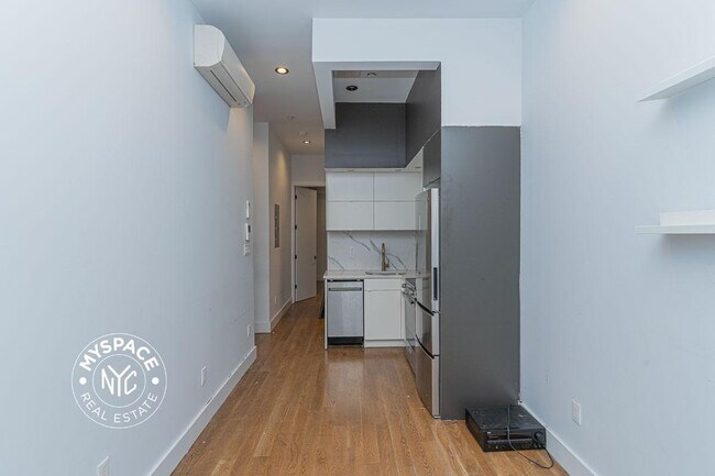 Foto del edificio - 1337 Gates Ave
