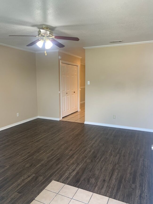 Foto del edificio - 1815 Pontotoc