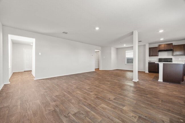 Building Photo - **4 Weeks free!!** Like New in Redbird Ranch!