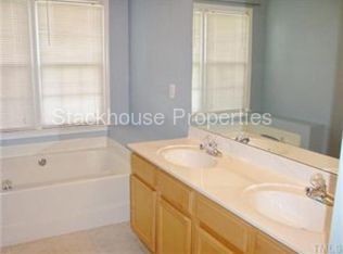 Building Photo - 1582 Rogers Pointe Ln
