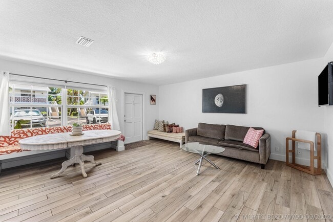 Building Photo - 5505 N Ocean Blvd