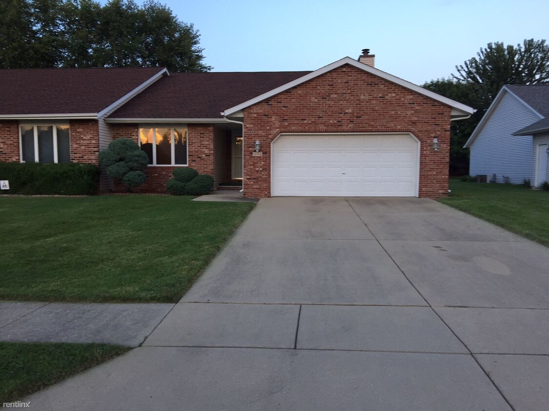 1606 Thornhill Dr, Springfield, IL 62711 Townhome Rentals in Springfield IL