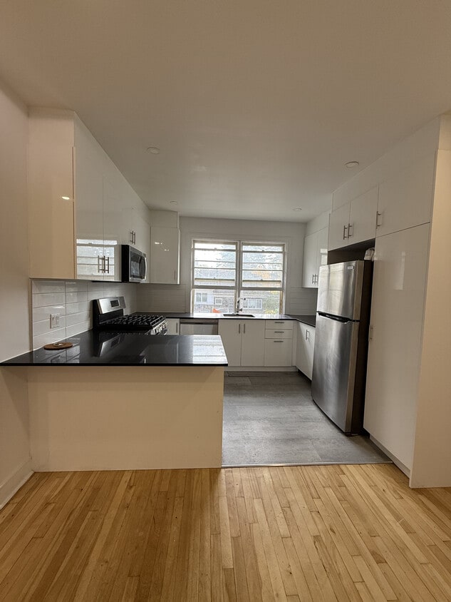 Building Photo - 6645 Rue De Terrebonne